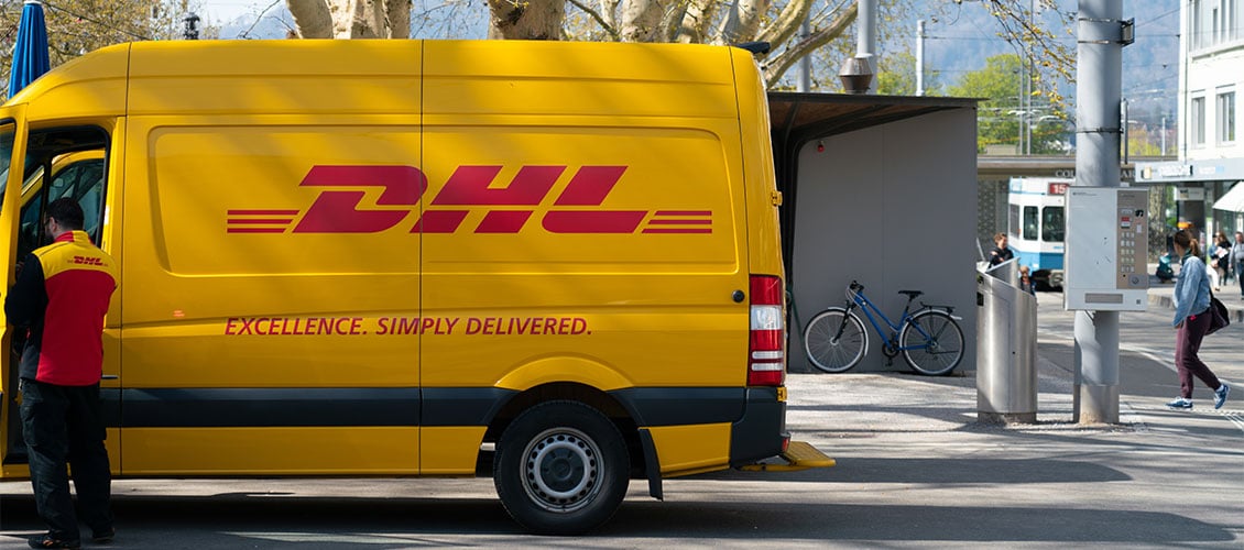 DHL EXPRESS und Sendcloud I Pakete im Eiltempo verschicken!