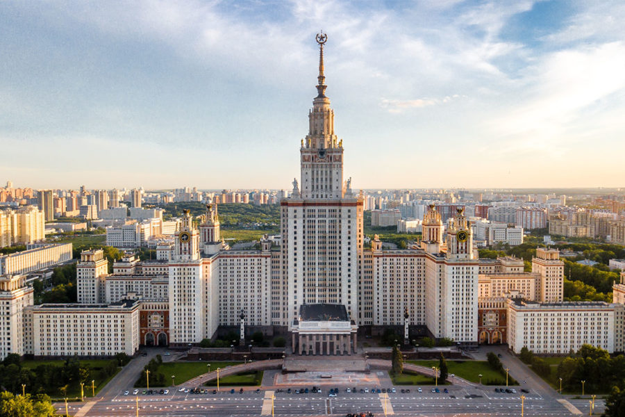 Versand nach Russland: Steinerner Turm im sowjetischen Stil