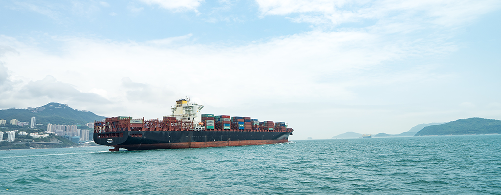 containerschip op zee – hoe internationaal verzenden