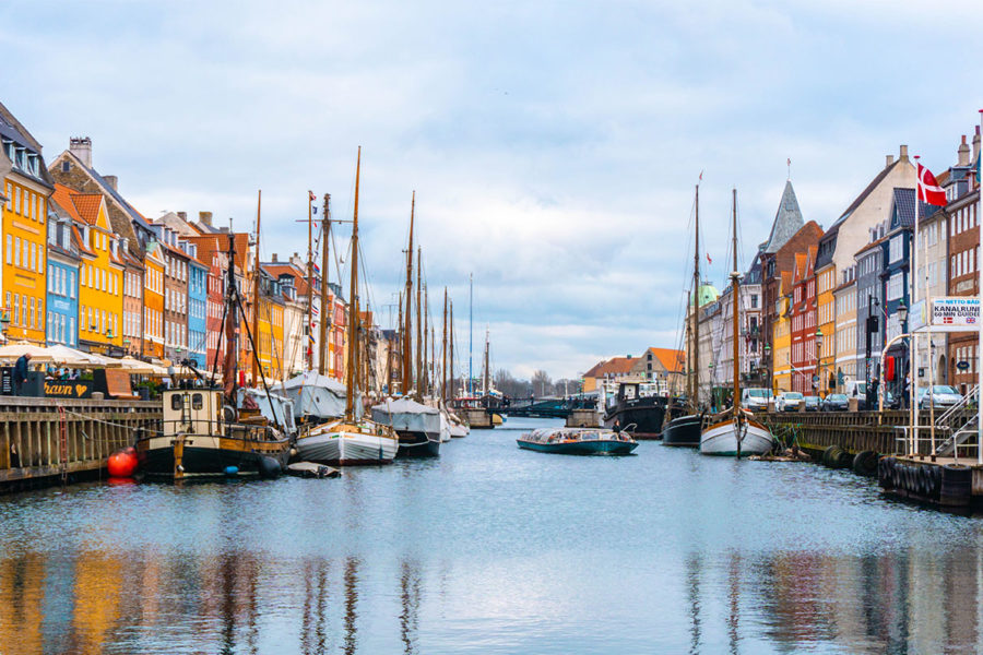 Versand nach Dänemark: Kanal von Kopenhagen